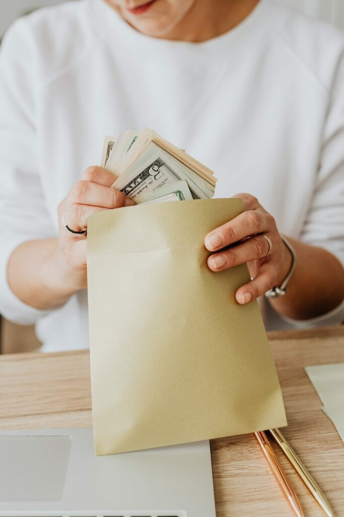 Budget Serré 17 Conseils enveloppe - Riche au Féminin